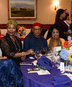 Guests-enjoying-dessert