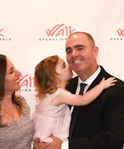 Giving-Dad-a-kiss-Ward-Family-RC