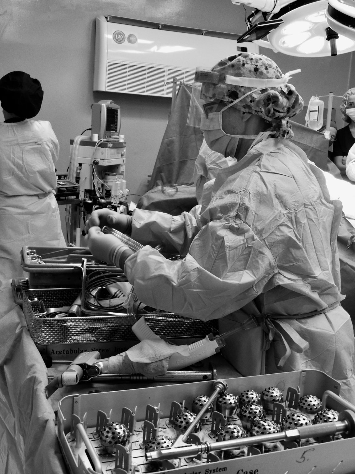 Ortho Tech Cindy Porcell in the OR Operation Walk