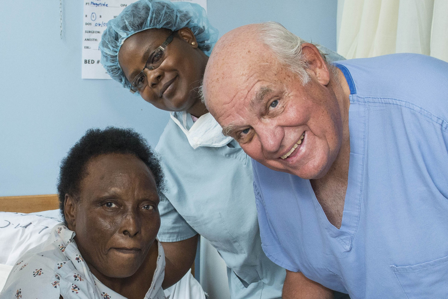 Dr. Dorr greeting patients during his rounds on the last day of our trip