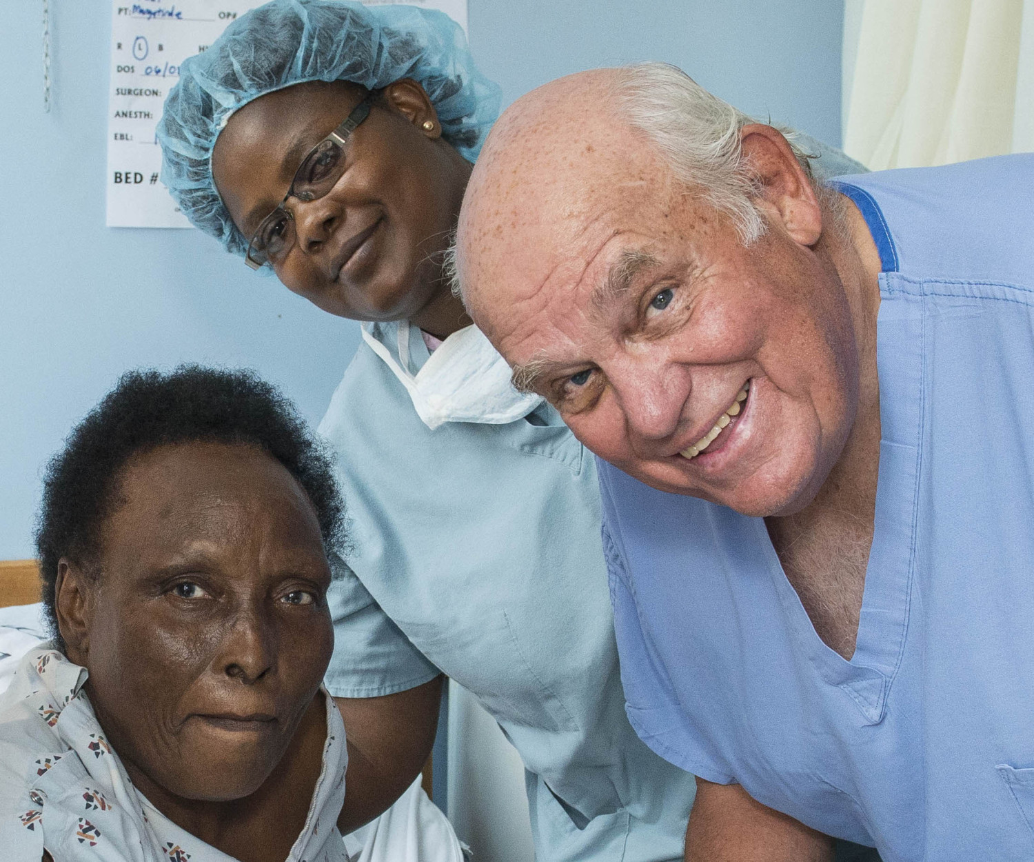 Dr. Dorr greeting patients during his rounds on the last day of our trip