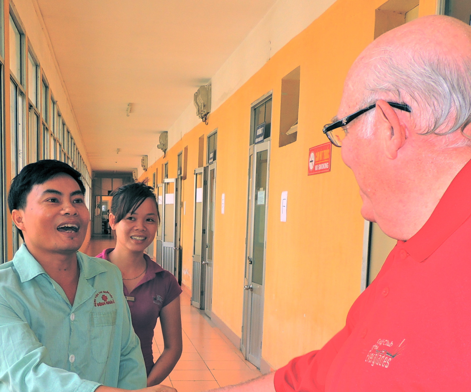 Dr. Dorr meeting a patient who received a new hip two days before