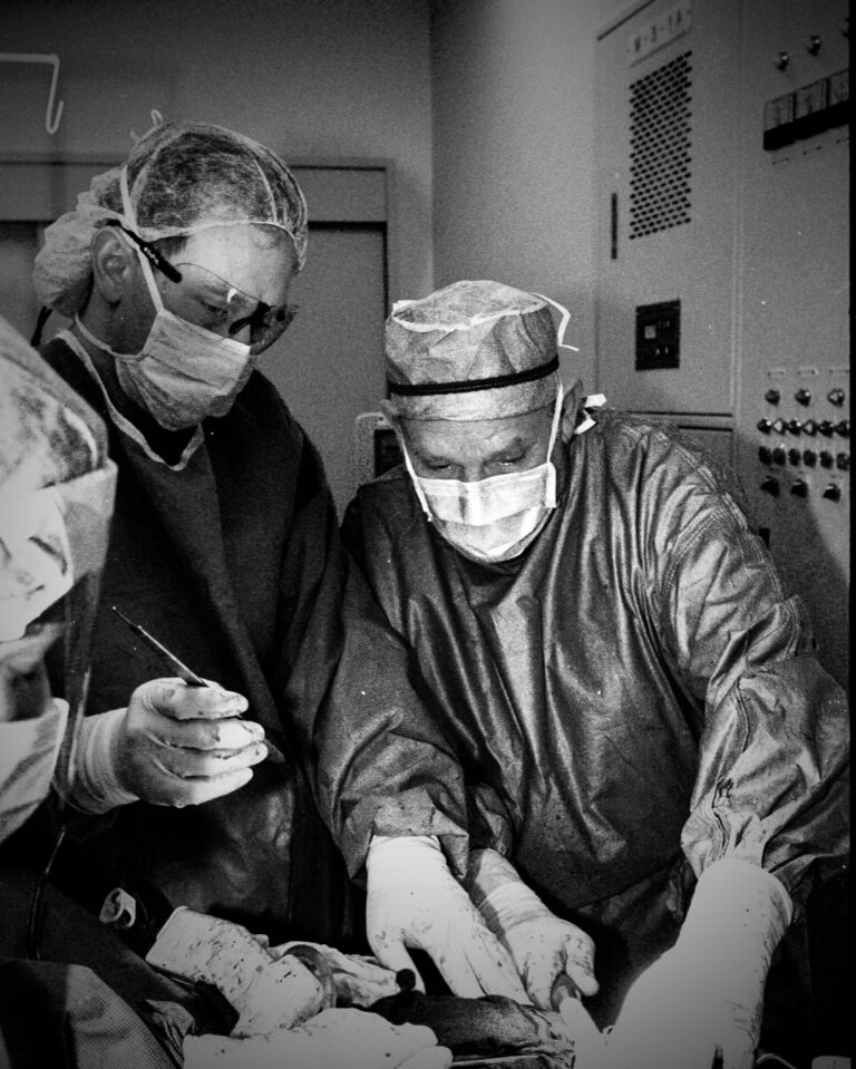 Dr. Lawrence Dorr and Dr. Donald Longjohn in Cebu City, Philippines, 2001