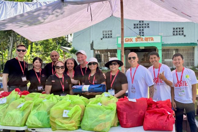Team distributing relief packages in Glan.